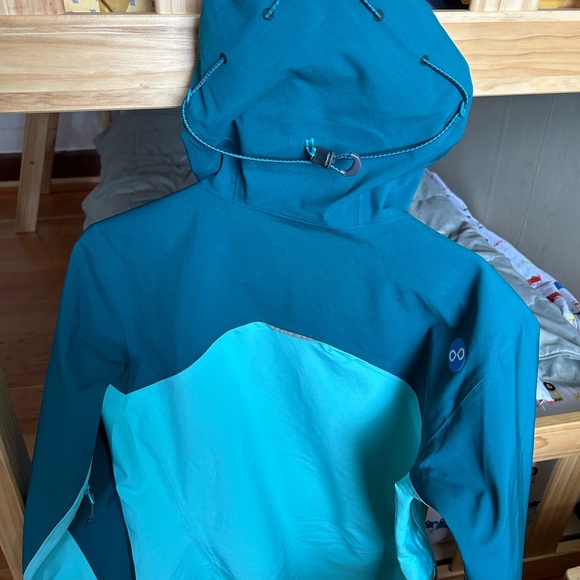 Ski/snow gear (jacket and pants) Pyua - Picture 7 of 7